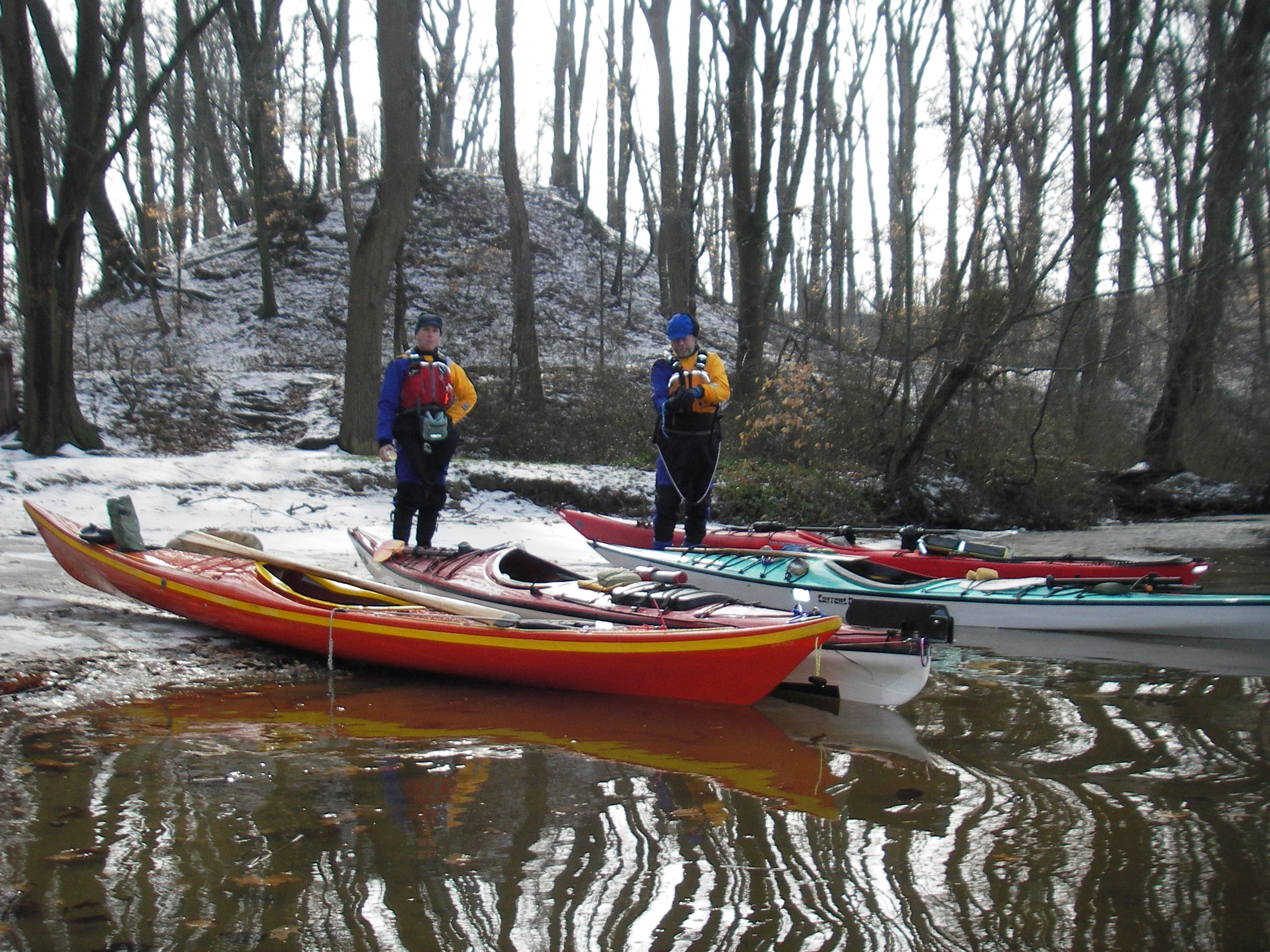 Cold water paddlers at Fox Hole, Sassafras River, MD